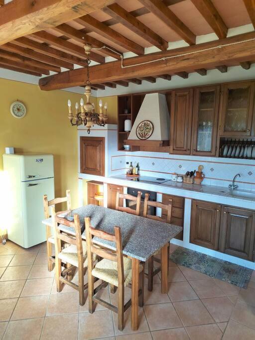 Villa Donnola: Casa Rosmarino ฟูเชคคิโอ ภายนอก รูปภาพ